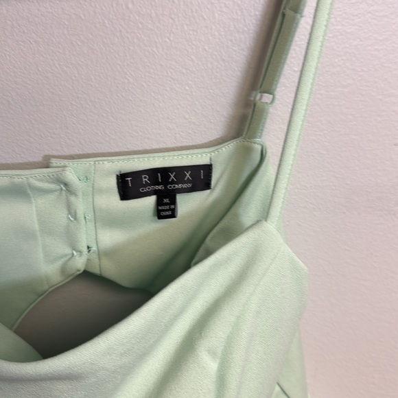 Trixxi Green Cowl Neck Sleeveless Camisole with Tiered Design - Picture 2 of 5